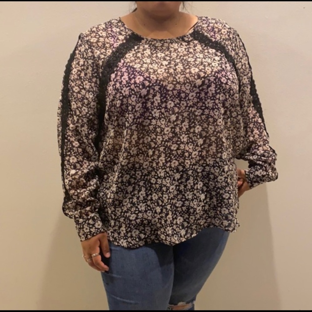 NWT Vince Camuto Floral Blouse